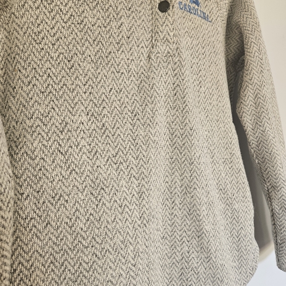 Columbia Women's North Carolina Tar Heels Darling Days Raglan Fleece Pullover - Picture 4 of 9